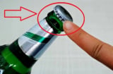 Cách bật nắp chai bia cực nhanh không cần dụng cụ – Bí mật nằm ở điểm nhỏ ít ai biết