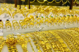 Giá vàng nhẫn đồng loạt giảm, chênh lệch với vàng thế giới lên đến 15 triệu đồng: Nên mua hay chờ?