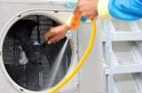 Cục nóng điều hòa kêu to như xay lúa? Dùng ngay mẹo nhỏ này để máy chạy êm ru, không cần gọi thợ!