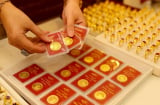 Giá vàng hôm nay 24/5: Tăng vọt gần 3.360 USD/ounce, nhà đầu tư đổ xô tìm nơi trú ẩn