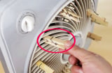 Đặt một chiếc kẹp gỗ lên quạt điện: Công dụng tuyệt vời giúp nhà mát lạnh lại đuổi muỗi hiệu quả