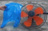Mẹo dùng túi nilon làm sạch quạt không cần tháo lồng, sạch bong trong 2 phút