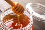 Uống mật ong đúng cách: thời điểm tốt nhất trong ngày và những ai tuyệt đối không nên dùng