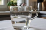 Uống nhiều nước nhưng mắc phải 3 sai lầm này, khó tránh khỏi bệnh sỏi thận