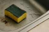 5 “ổ chứa” vi nhựa đáng lo ngay trong tủ bếp – Nhỏ nhưng không vô hại