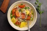 Nấu canh chua thịt bằm siêu đơn giản, mất chưa đến 10 phút là bạn có nồi canh chua ngon chất ngất mùa hè