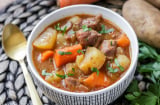 Cách nấu thịt bò sốt vang nhanh nhừ