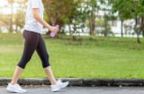 Bạn sẽ trẻ hơn nhiều, nếu có 5 thói quen đơn giản này vào buổi sáng