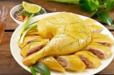 Luộc thịt gà kiểu này: da vàng óng, thịt ngọt thơm, không còn tanh hay đỏ sống