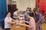 Người từ 70 tuổi trở lên thuộc hộ nghèo được nhận trợ cấp hưu trí xã hội