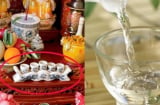 Đặt nước cúng trên bàn thờ ngày mùng 1: Nên dùng nước lã hay nước sôi mới đúng?