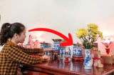Nên đặt lọ hoa bên trái hay bên phải bàn thờ: Học cách nhà giàu đặt vị trí này để phát lộc