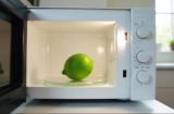 Lò vi sóng có thể làm được 6 việc 'kỳ diệu' này