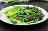 Loại rau chứa vitamin K gấp 60 lần trứng vịt, cực bổ dưỡng, nay thành đặc sản nhà hàng cao cấp