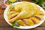 Luộc gà kiểu này, da vàng ươm, thịt ngọt thơm – không còn cảnh tanh đỏ, nước lã nhạt nhẽo