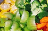 Mẹo luộc rau xanh mướt, không bị nát – Bí quyết giữ nguyên hương vị và giá trị dinh dưỡng