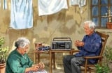 Vì sao nhiều cặp vợ chồng 50-60 tuổi ngủ riêng? Góc nhìn từ sức khỏe, tâm lý và chất lượng hôn nhân
