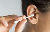 8 hậu quả đáng sợ của thói quen thích ngoáy tai, hãy bỏ ngay