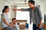 Chồng kiếm 50 triệu/tháng mắng vợ muốn đi làm: 'Lương em không bằng tiền thuê giúp việc