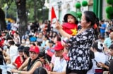 Hà Nội phát miễn phí đồ ăn, nước uống cho người dân dự lễ diễu binh 2/9