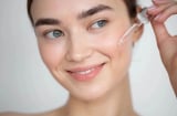 Dùng serum mà mắc 5 sai lầm này da bạn sẽ ngày càng xuống cấp