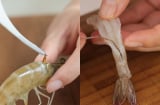Rút chỉ đen ở lưng tôm sao cho dễ và đẹp? Hóa ra chỉ cần làm đúng một bước nhỏ