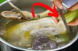 Cắt nhỏ quả này rồi thả vào nồi: Luộc vịt hết hôi, thịt mềm ngọt gấp 5 lần