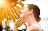 5 mẹo cơ bản phục hồi cấp tốc làn da cháy nắng đen sạm