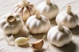 Tỏi là món cực tốt nhưng chuyên gia khuyến cáo có 4 nhóm người không nên ăn