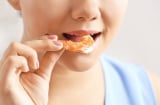 Tôm ngon lại bổ nhưng có 4 người đừng dại ăn vào
