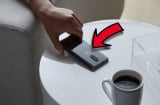 Úp màn hình điện thoại xuống bàn, hành đông nhỏ mang về 5 cái lợi to