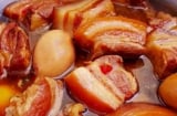 Bí quyết kho thịt mềm tan, đậm đà: Chỉ cần thêm 2 nguyên liệu quen thuộc, cả nhà ăn hết veo