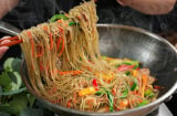 Xào miến thêm thứ này, sợi miến tơi ngon, không vón cục, không nát