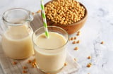 Sữa đậu nành ngon bổ nhưng có hại với 4 nhóm người này