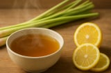 Cách gội đầu bằng lá sả chanh giúp tóc thơm lâu, da đầu sạch nhờn