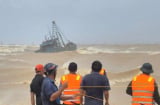 2 tàu gặp nạn khi vào bờ tránh bão Bualoi , 10 người còn mắc kẹt ngoài khơi