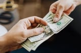 5 dấu hiệu của một người đang nghèo đi từng ngày: Đặc biệt dấu hiệu số 3 là lời cảnh báo nguy hiểm