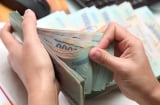 Cán bộ, công chức đủ tuổi nghỉ hưu được hưởng lương hưu, trợ cấp đến 24 tháng lương