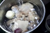Hầm canh xương bỏ nước lạnh là dại: Làm theo cách này nước trong veo, ngọt lịm