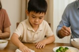 5 dấu hiệu trên bàn ăn cho thấy con bạn lớn lên sẽ thành công, giàu có vượt trội