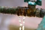 Người xưa dặn: “Nhà có 3 điều rò rỉ này, tài lộc đội nón ra đi, gia chủ khó giữ phú quý lâu dài”