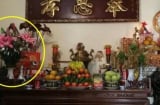 Khi thắp hương, người giàu luôn đặt lọ hoa bên trái bàn thờ – lý do khiến ai nghe cũng gật gù