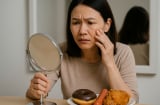 5 thực phẩm làm “bốc hơi” collagen nhanh chóng: Phụ nữ ăn nhiều là tự đẩy mình già trước tuổi