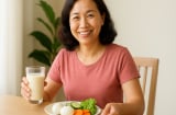 Phụ nữ mãn kinh ăn 3 món dân dã này mỗi tuần: Da mịn, dáng gọn, nội tiết ổn định như tuổi 30