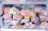 Nhiều người mắc K đại tràng, bác sĩ khuyên chớ dại ăn 3 món này khi để lâu trong tủ lạnh