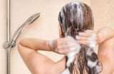 Nên tắm hay gội đầu trước? Làm ngược có thể rước bệnh, nguy hiểm đến tính mạng