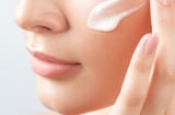 5 mẹo thoa kem dưỡng giúp dacăng mịn, đều màu và rất ít nếp nhăn