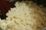Mẹo đồ xôi nhanh chín không cần ngâm gạo qua đêm, hạt căng mẩy, để lâu vẫn dẻo mềm