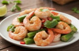 Đổi vị bữa cơm với củ năng xào tôm và đậu bắp giòn mát, lạ miệng
