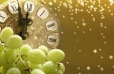 Tại sao nên ăn 12 quả nho vào đêm giao thừa Tết Dương lịch? Giải mã ý nghĩa may mắn